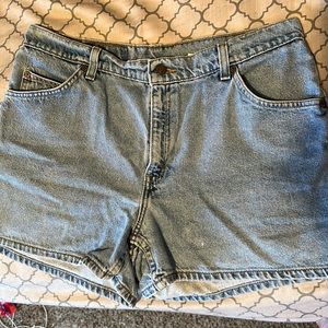 LEVI STRAUSS - Jean shorts regular fit super cute!!!